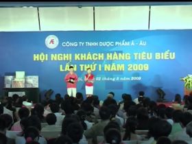 Năm 2009 TGĐ Nguyễn Văn Luận phát biểu tại hội nghị khách hàng miền Bắc